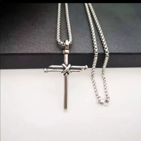 New Men’s Silver Nail Cross Chain Necklace - Picture 5 of 6